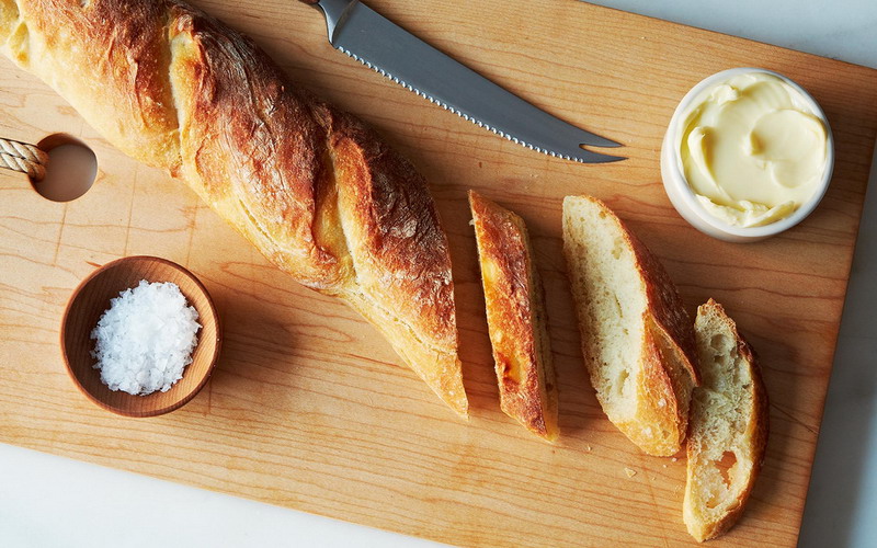10 Cara Memanfaatkan Roti Baguette yang Tersisa di Rumah
