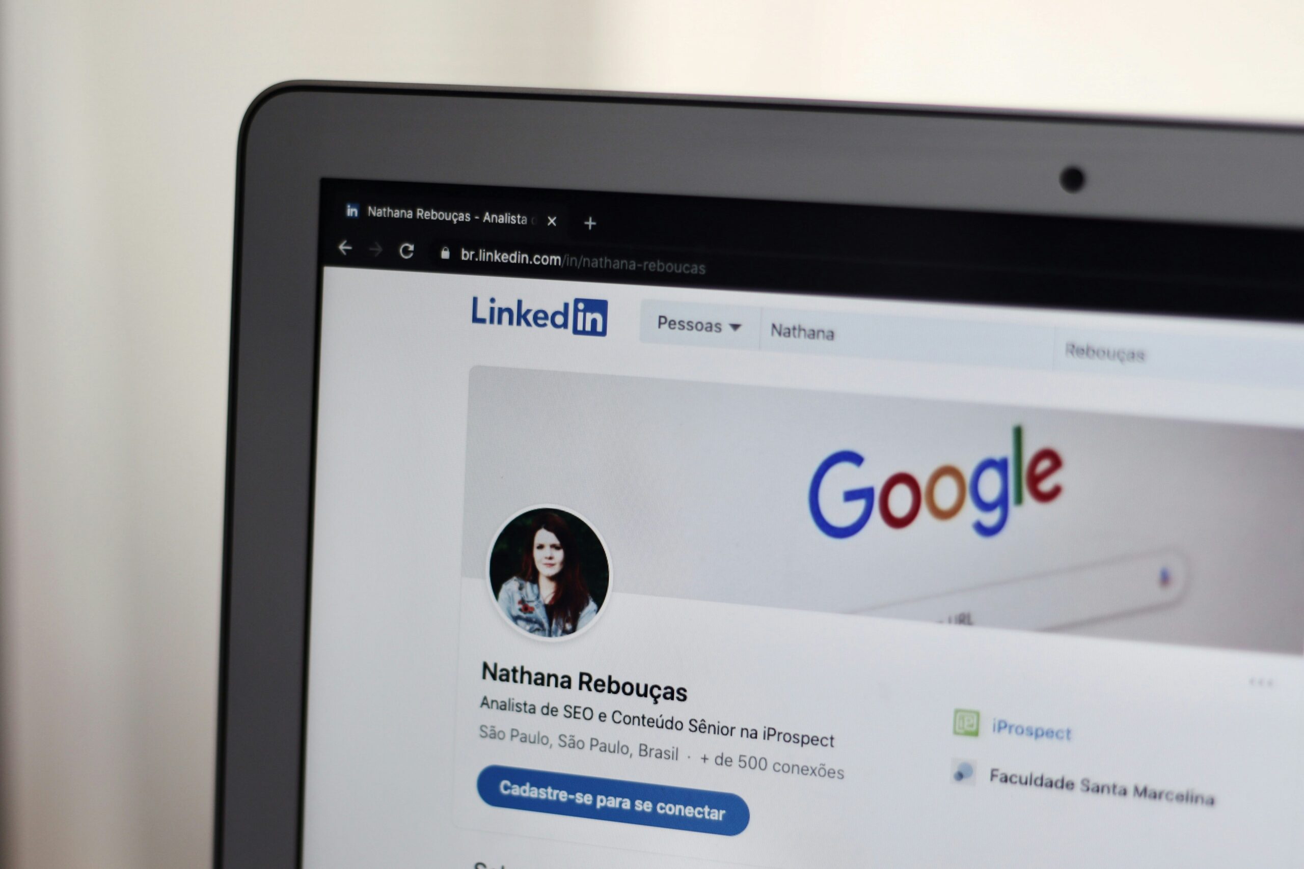 Tips Membangun Reputasi dengan LinkedIn