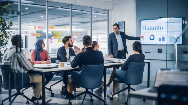 10 Cara Membuat Pitch Deck yang Menarik untuk Investor