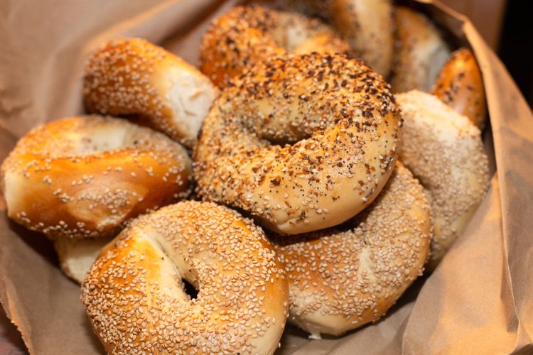 10 Varian Roti Bagel yang Harus Kamu Coba