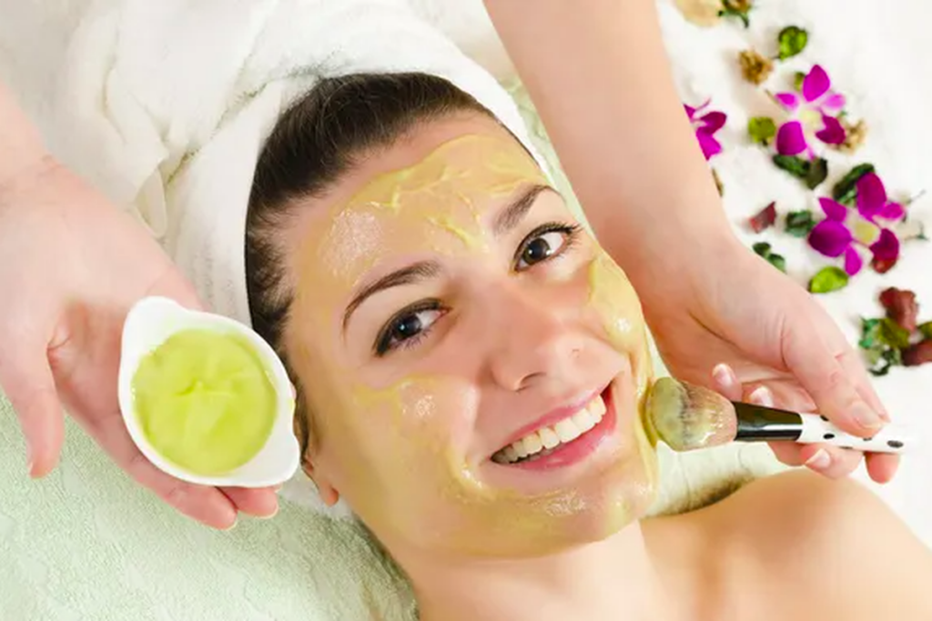 10 Masker Wajah Alami untuk Mengatasi Jerawat