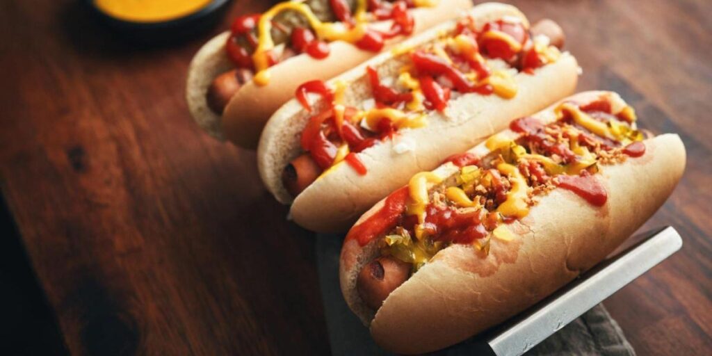 10 Ide Hotdog untuk Pesta Barbekyu yang Bikin Terasa Spesial