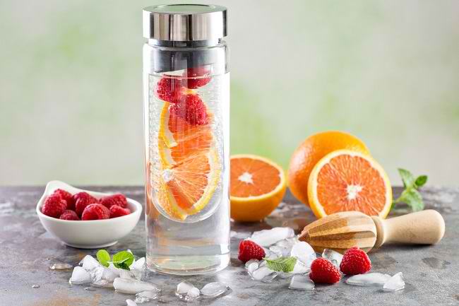 10 Cara Membuat Infused Water yang Enak dan Menyegarkan