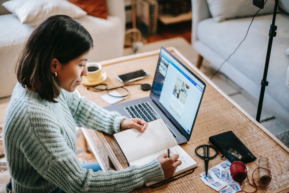 Perbedaan antara UX Writer dan Copywriter