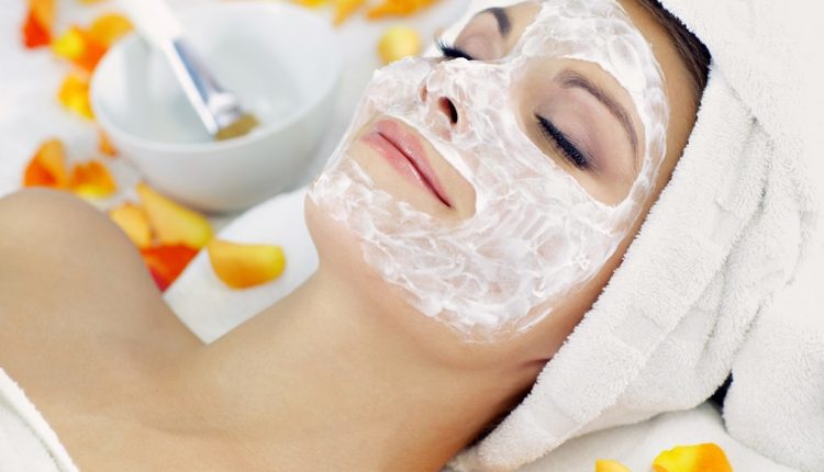 10 Cara Membuat Masker Wajah Alami dari Susu