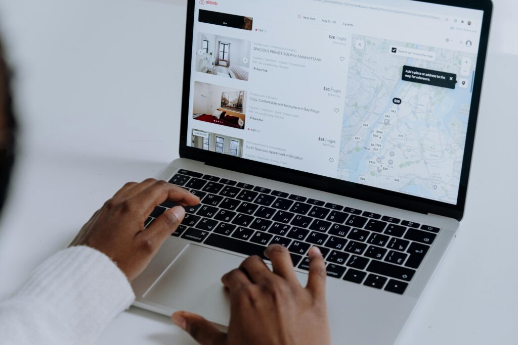 Startup Teknologi yang Mendisrupsi Industri Tradisional