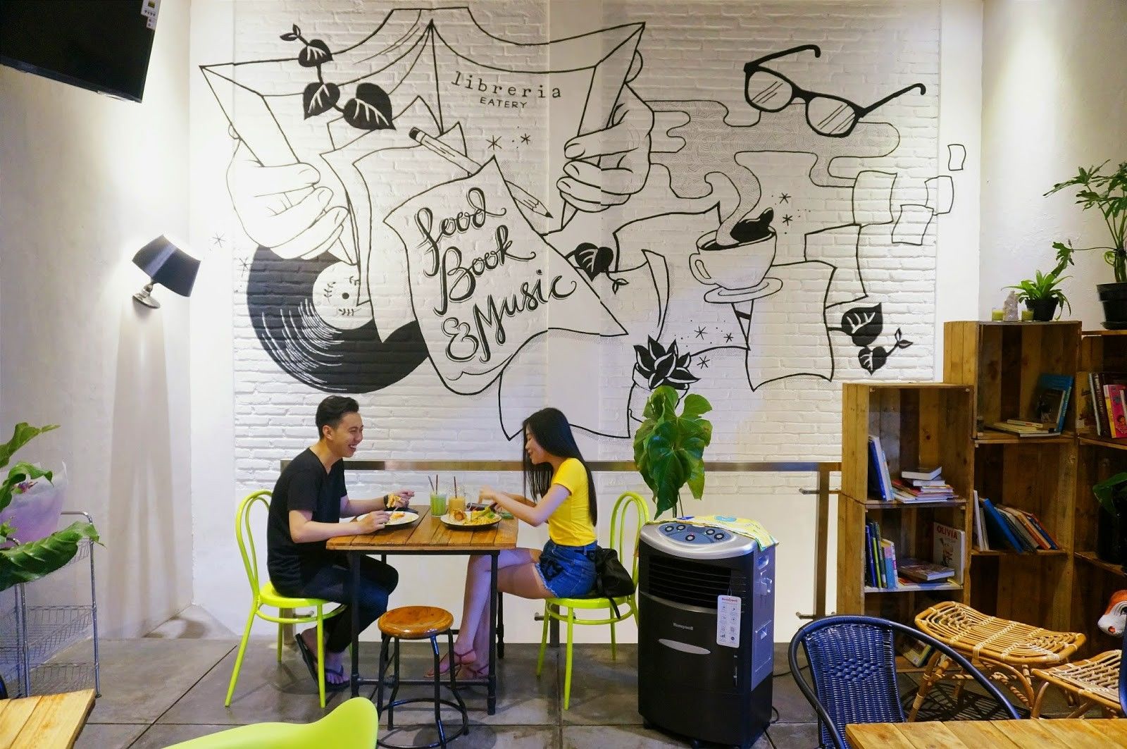 10 Tempat Nongkrong Favorit Mahasiswa Unair di Surabaya