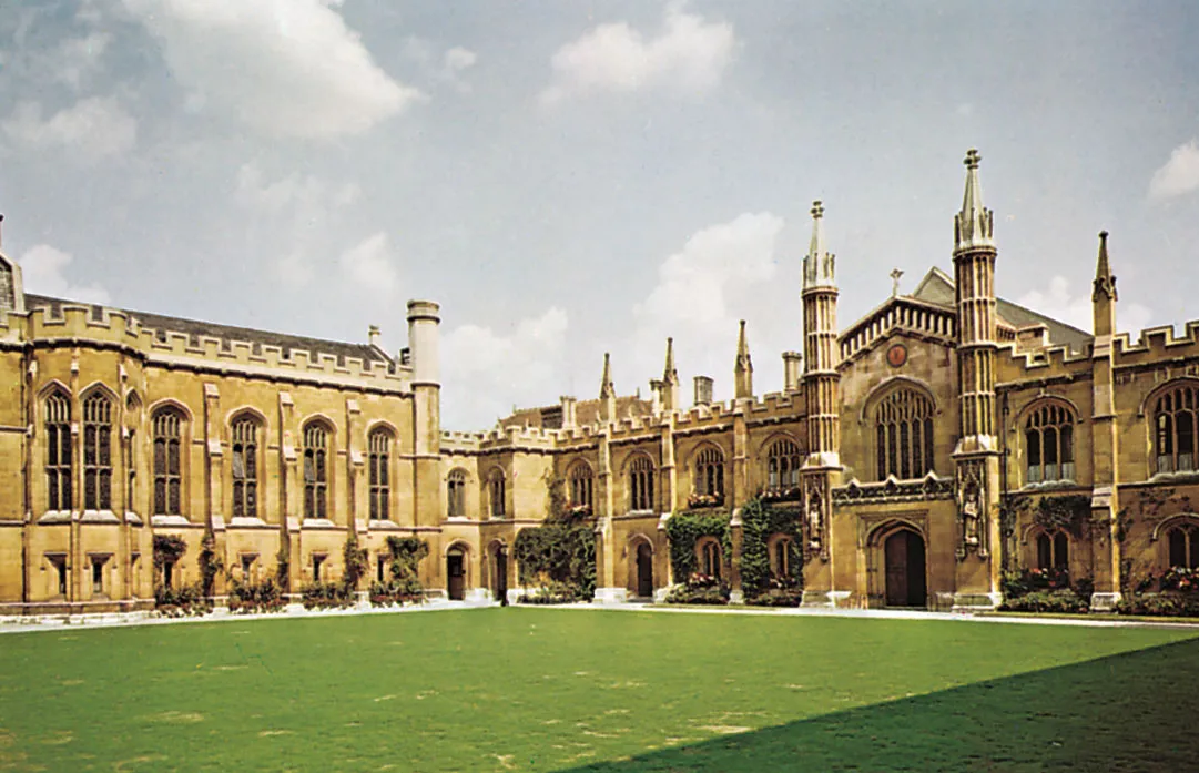 10 Tradisi Unik di Universitas Cambridge yang Masih Dipertahankan