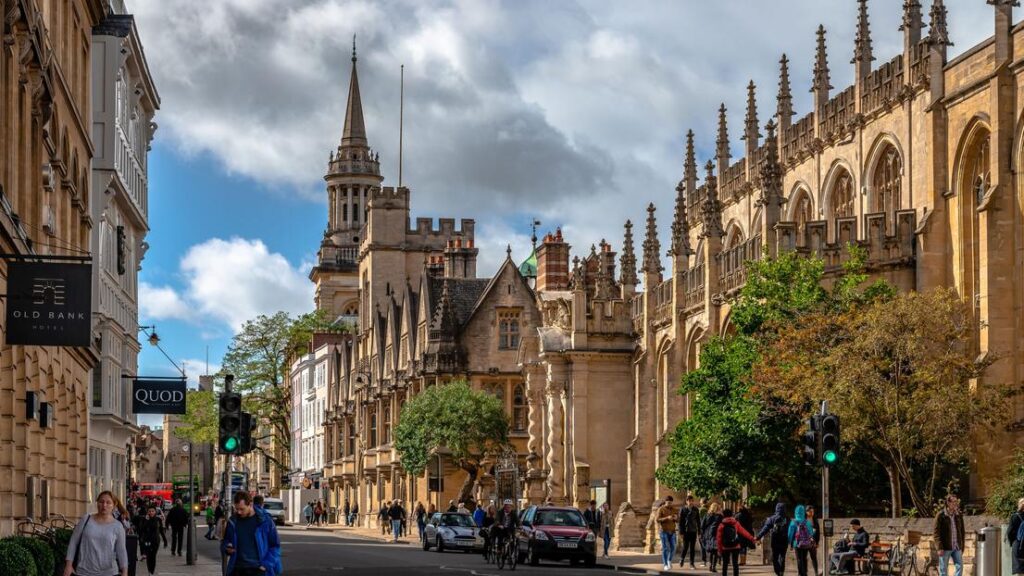 10 Program Studi Terpopuler di Universitas Oxford