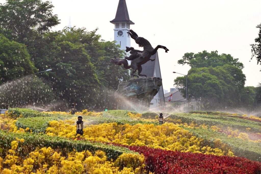 10 Spot Foto Estetik di Jakarta yang Wajib Kamu Kunjungi
