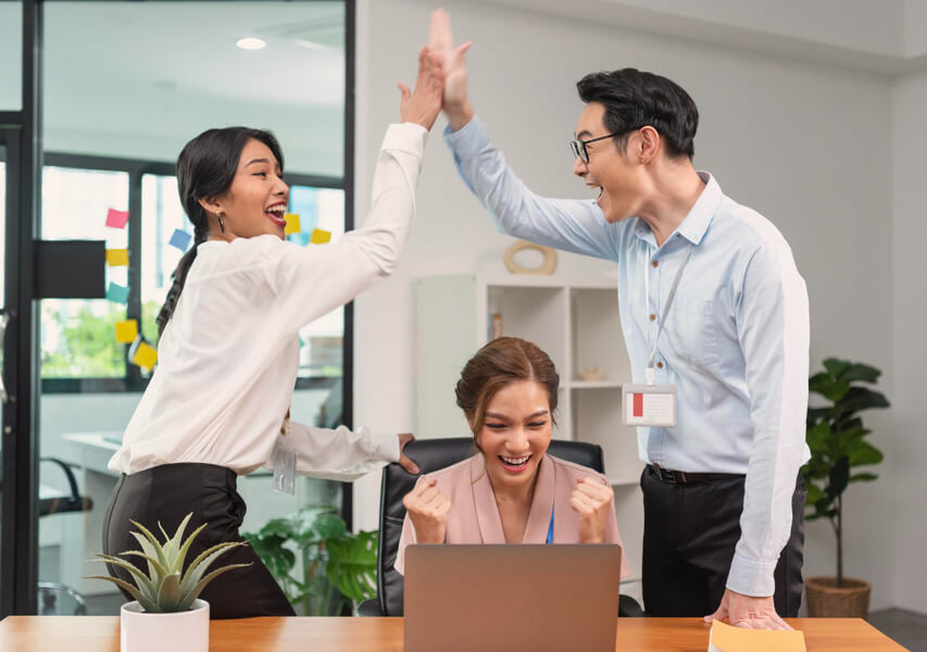 10 Sikap Negatif yang Harus Dihindari di Kantor