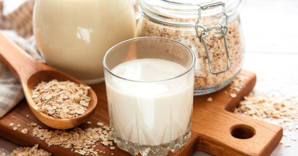 Oat Milk vs Susu Sapi: Mana yang Lebih Baik?