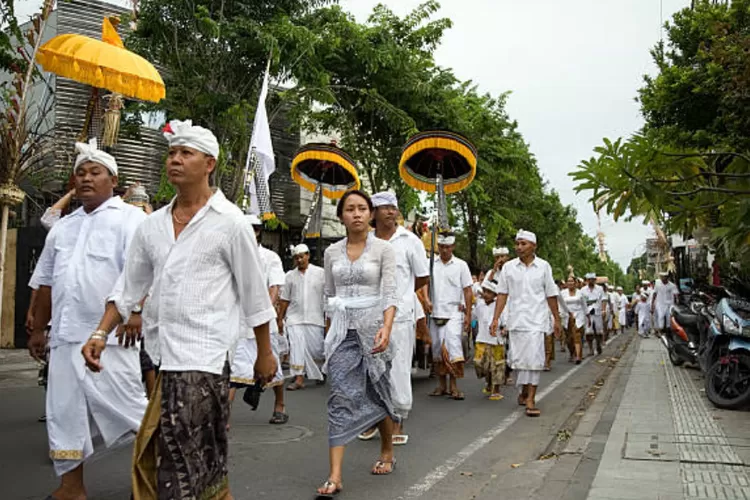 Peran Generasi Muda dalam Melestarikan Tradisi Galungan