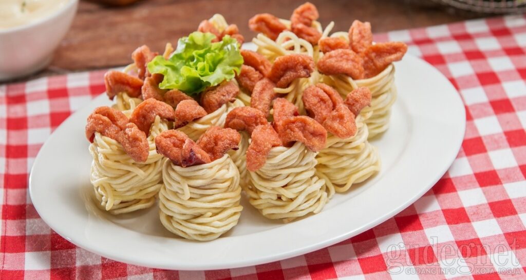 10 Kreasi Mi Instan untuk Anak Kos yang Bosen Mi Goreng