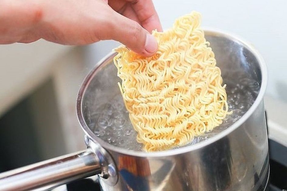 Bahaya Konsumsi Mie Instan Berlebihan Bagi Kesehatan