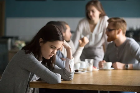 Introvert Bukan Pemalu: Memahami Miskonsepsi tentang Introvert