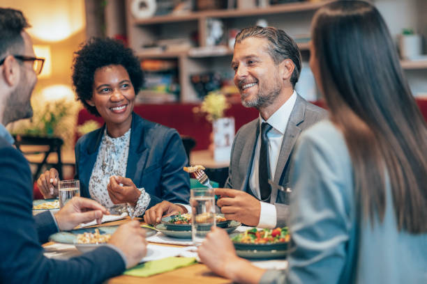 5 Tips Menyelenggarakan Lunch Meeting yang Efektif
