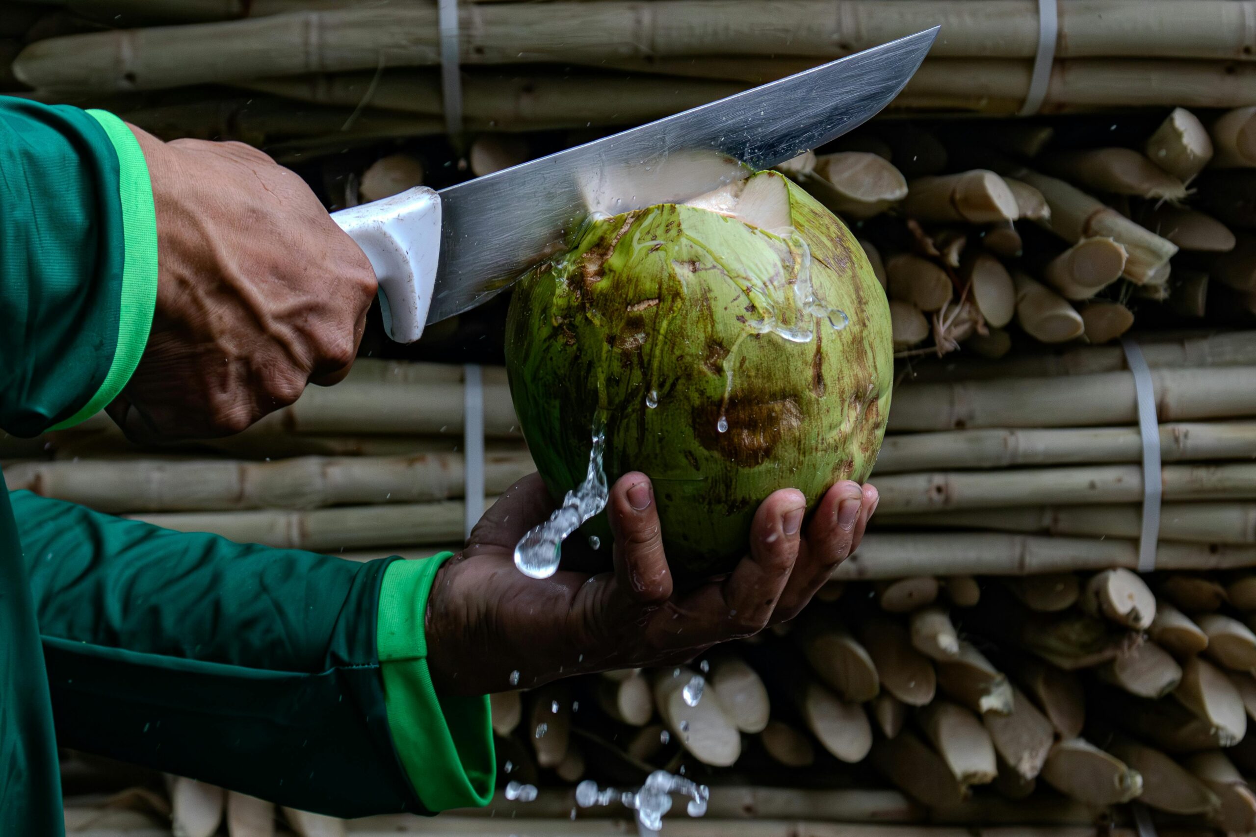 Manfaat Air Kelapa