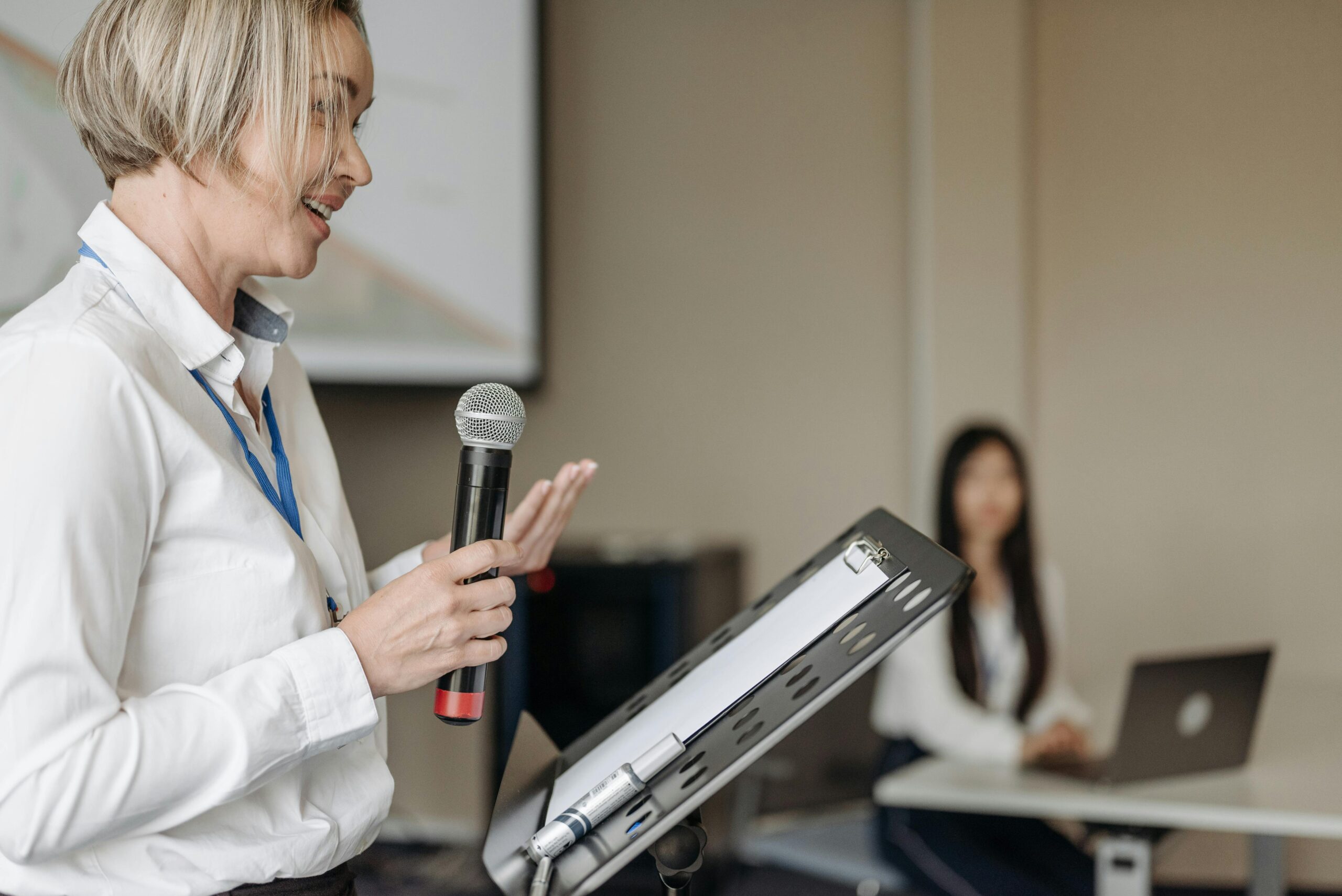 Rekomendasi Latihan Public Speaking