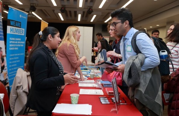 Serunya Ikut Job Fair Pertama: Apa Aja yang Bisa Dipelajari?