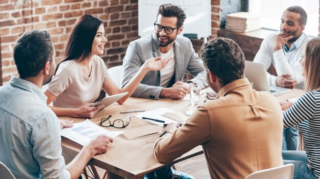 10 Kebiasaan yang Bisa Membantu Kamu Lebih Open-Minded