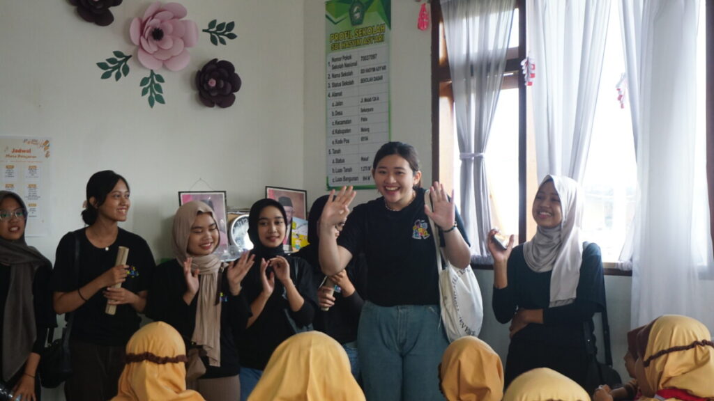 YOTers Malang Gelar Program YOT Teach: Gemintang Asa