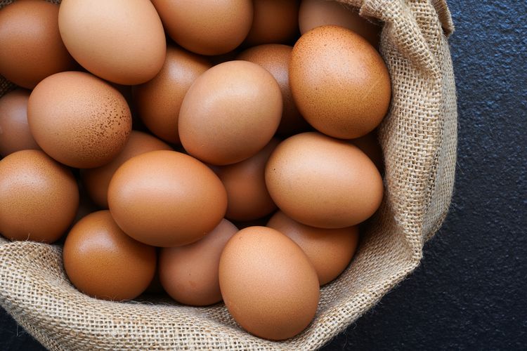 Apakah Telur Ayam Mentah Baik Dikonsumsi? Ini Penjelasannya!