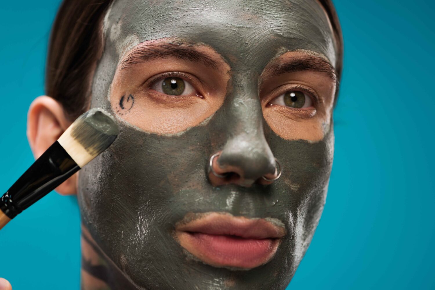 Cara Pakai Masker Charcoal yang Benar untuk Hasil Maksimal