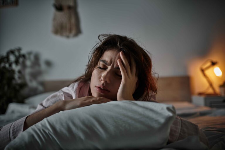 Overthinking Sebelum Tidur? Begini Cara Menghentikannya!