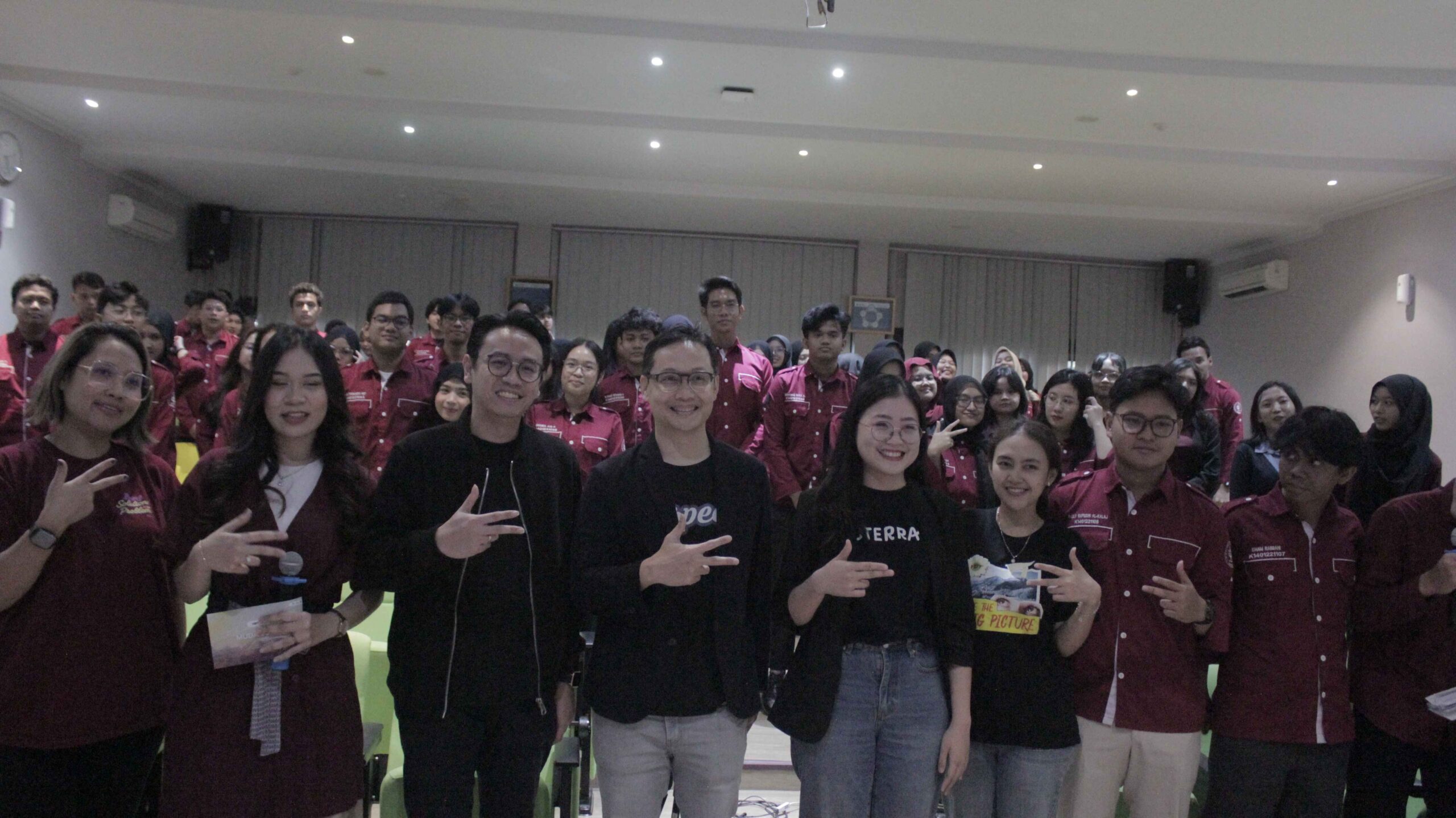 Young On Top Gelar Muda Sukses Roadshow di Sekolah Bisnis IPB University