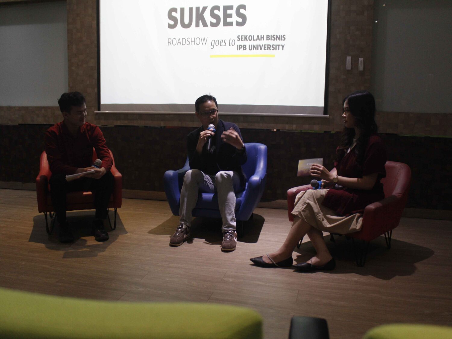 Young On Top Gelar Muda Sukses Roadshow di Sekolah Bisnis IPB University