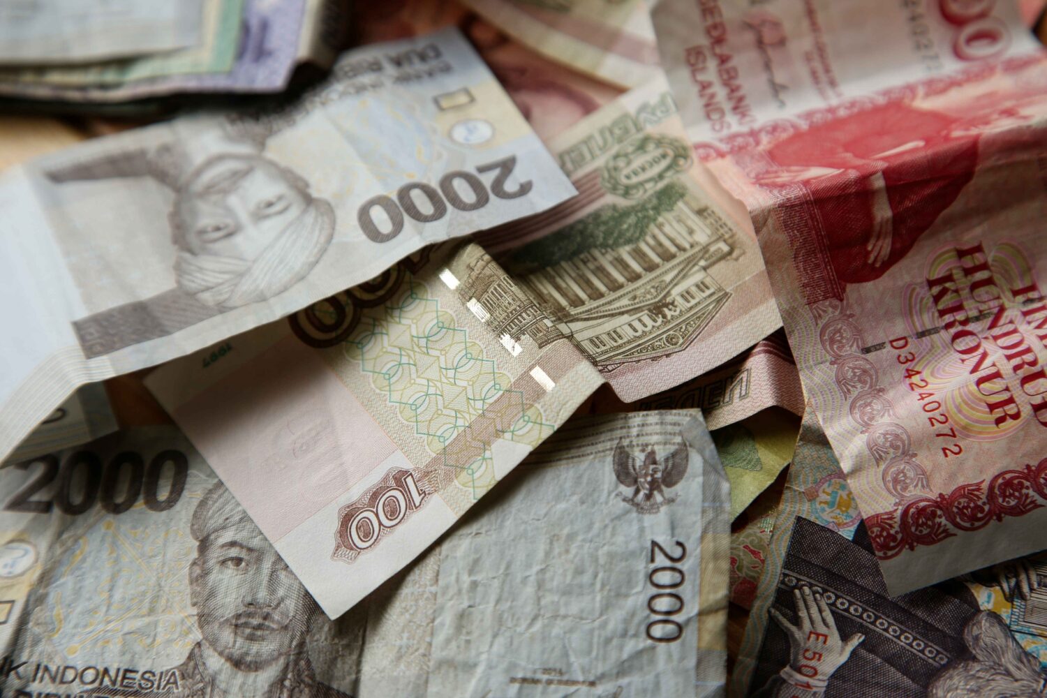10 Tradisi Berbagi THR di Berbagai Daerah Indonesia