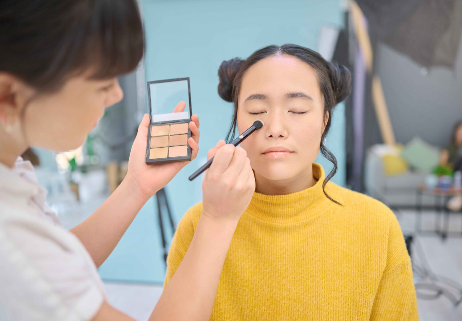 10 Tips Makeup Lebaran untuk Kulit Berminyak agar Tidak Luntur