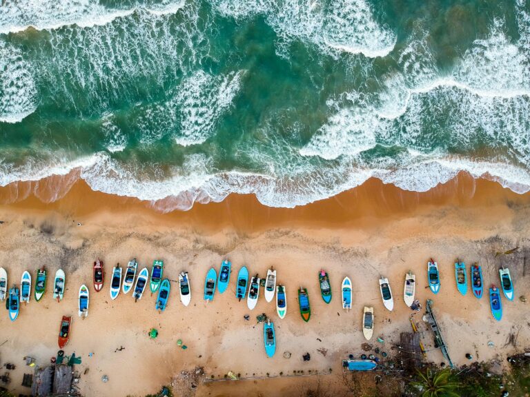 5 Rekomendasi Pantai di Indonesia yang Wajib Kamu Kunjungi