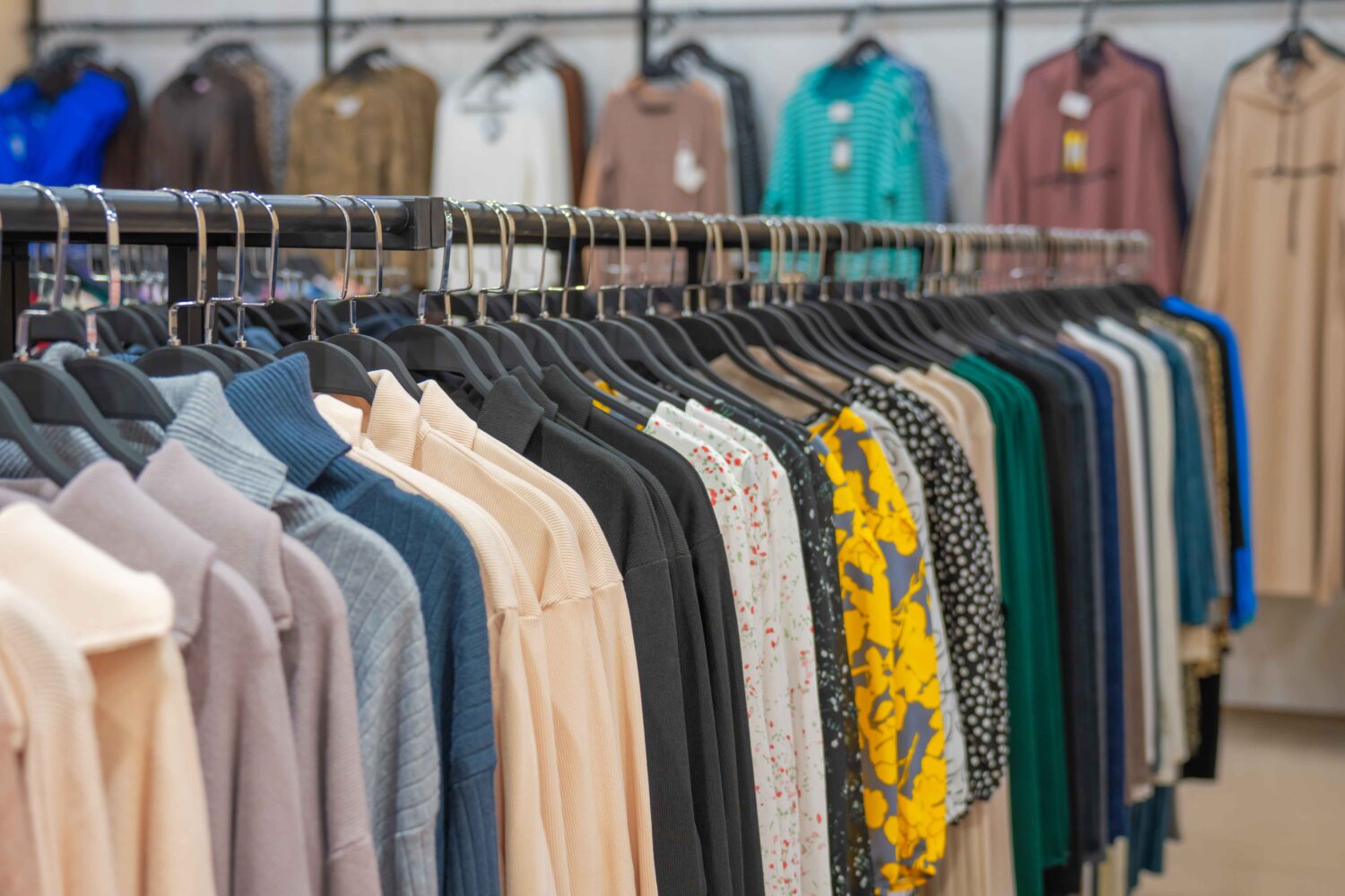 10 Outfit Andalan dalam Capsule Wardrobe untuk Ke Kantor