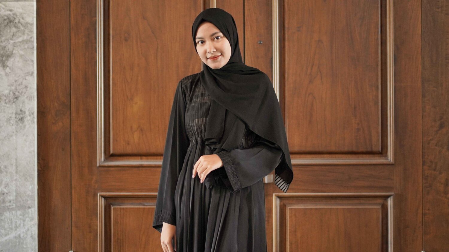 10 Rekomendasi Outfit Lebaran 2025 untuk Wanita Berhijab