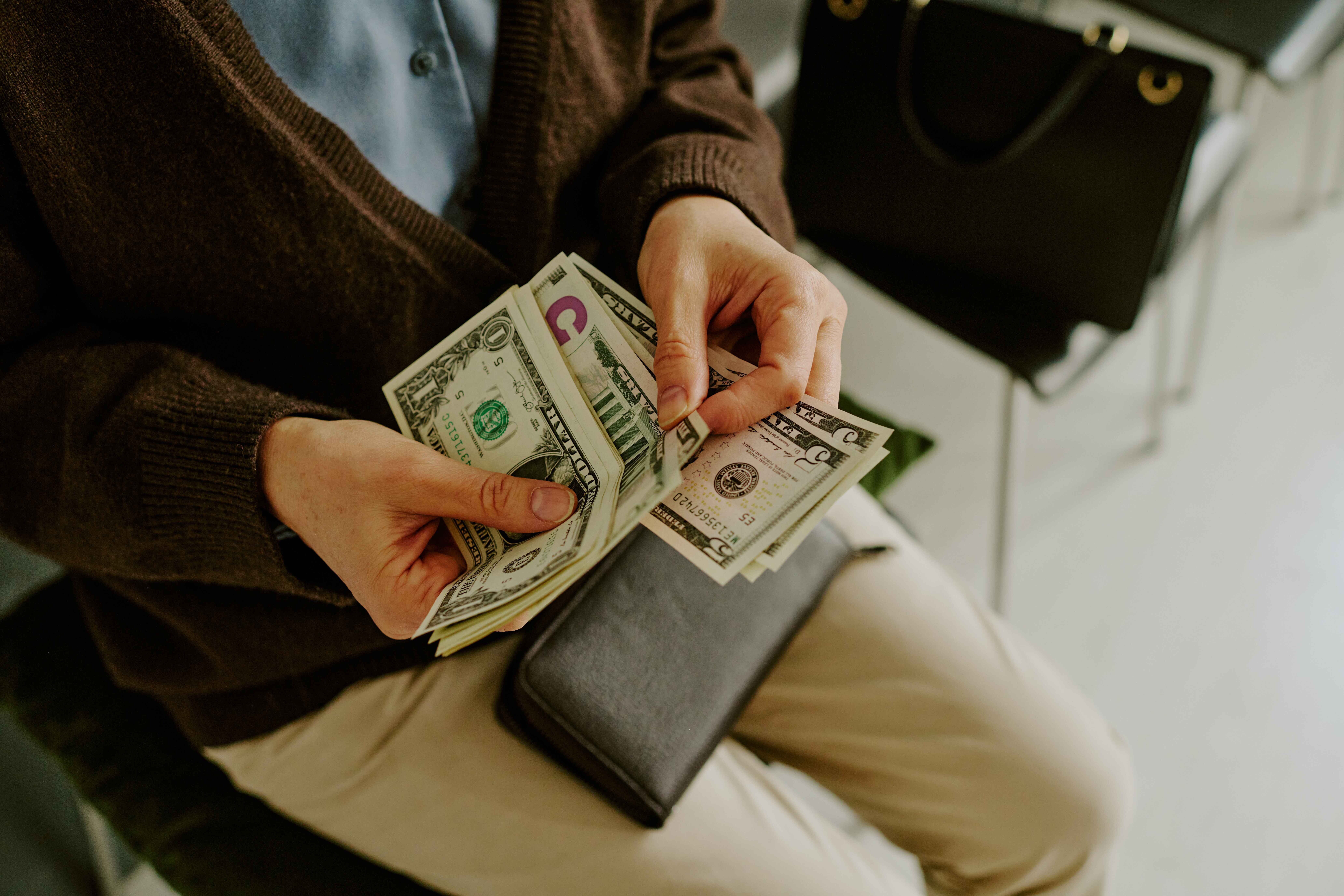 5 Cara Kurs Dollar Bisa Bikin Harga Barang Naik