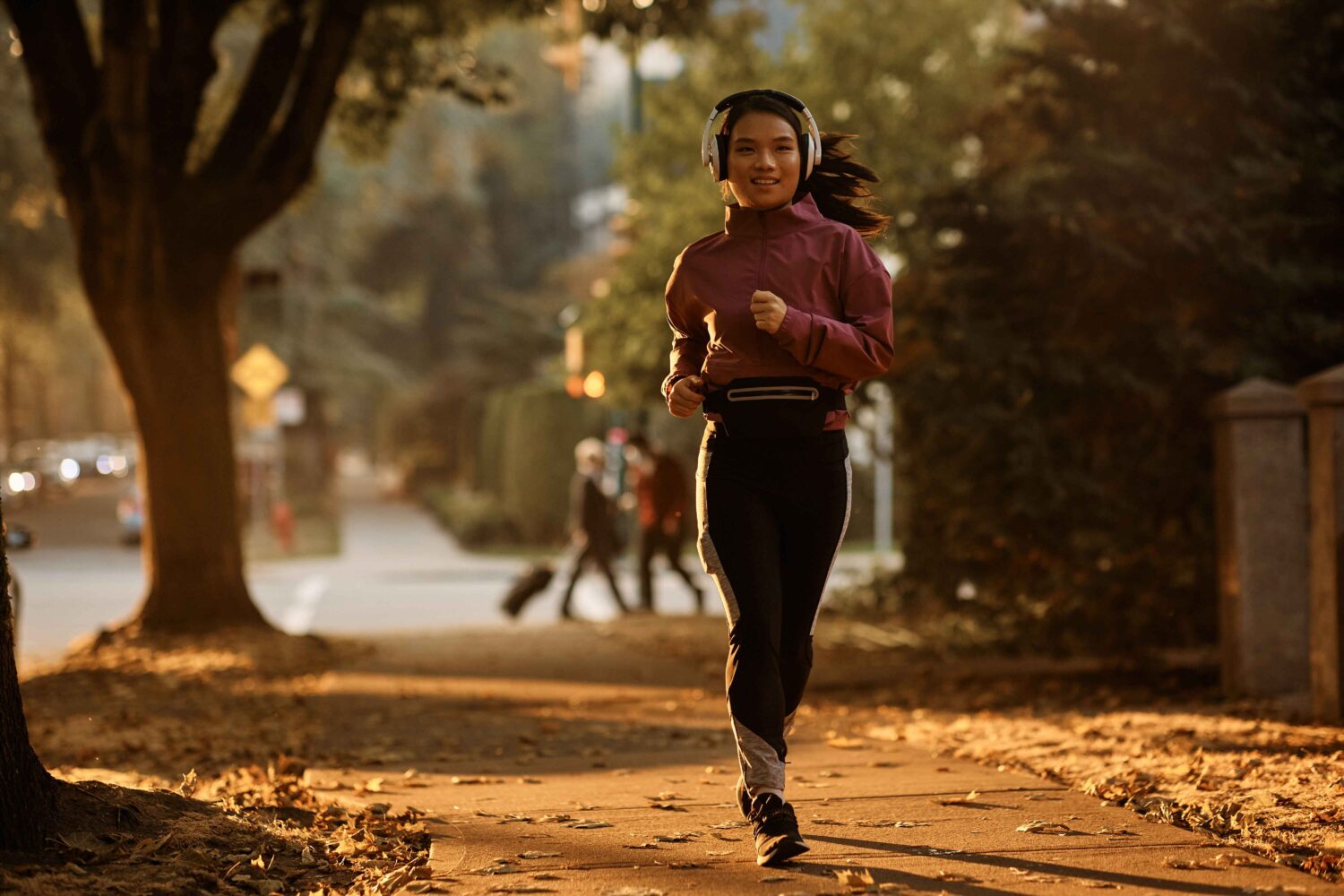 6 Teknik Pernapasan Saat Jogging yang Bikin Lari Lebih Ringan
