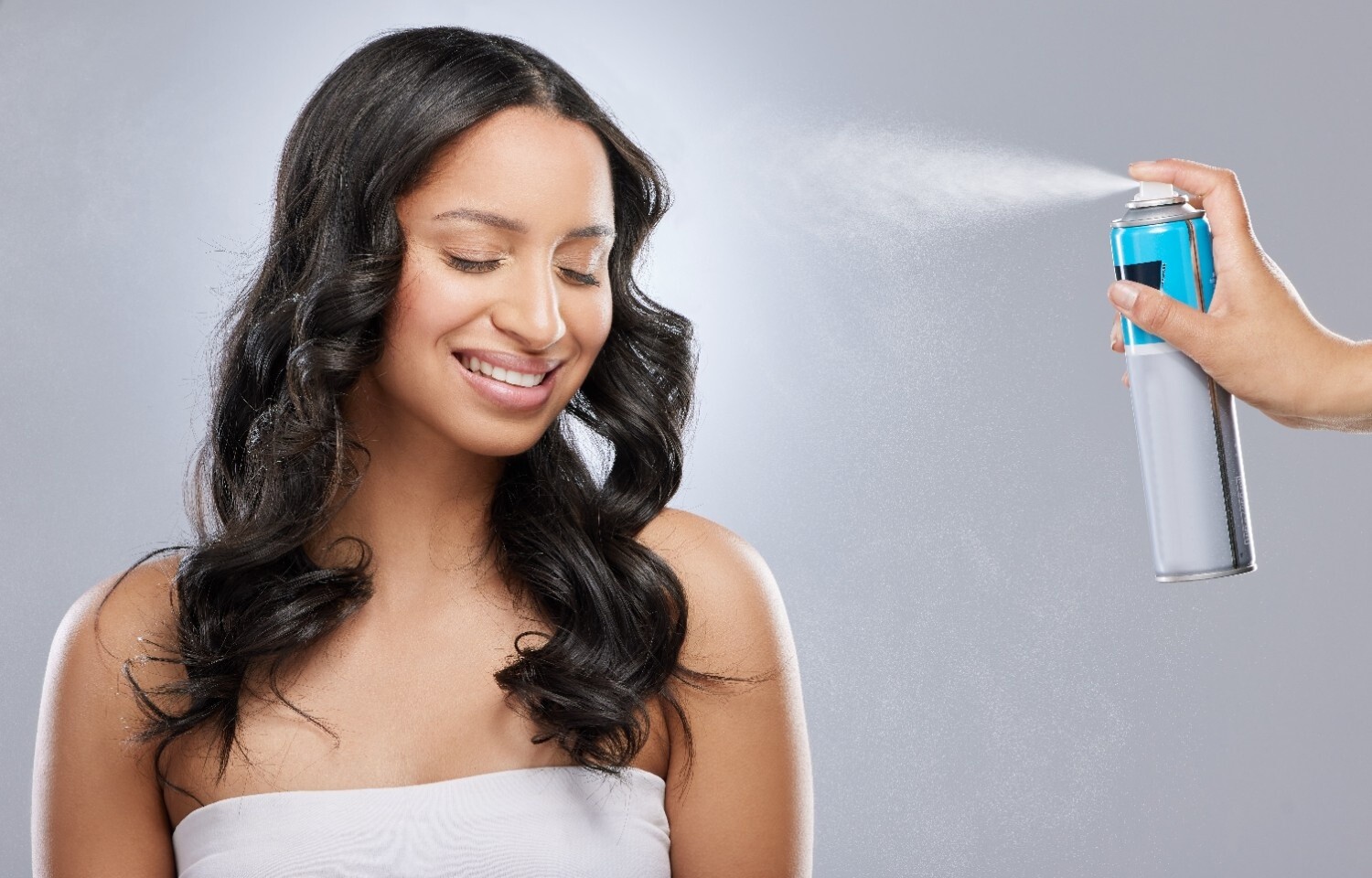 9 Face Mist Alami yang Bisa Bikin Kulit Glowing Alami