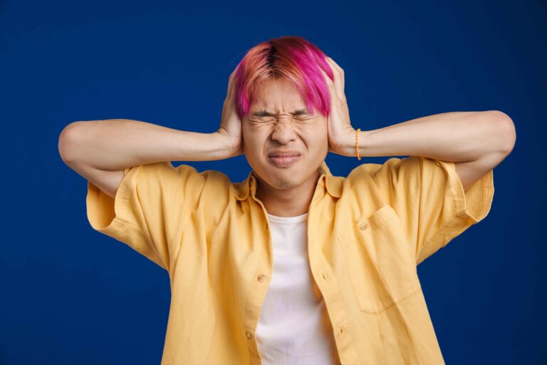 10 Ciri Orang Sok Pintar yang Bikin Kesal di Kantor