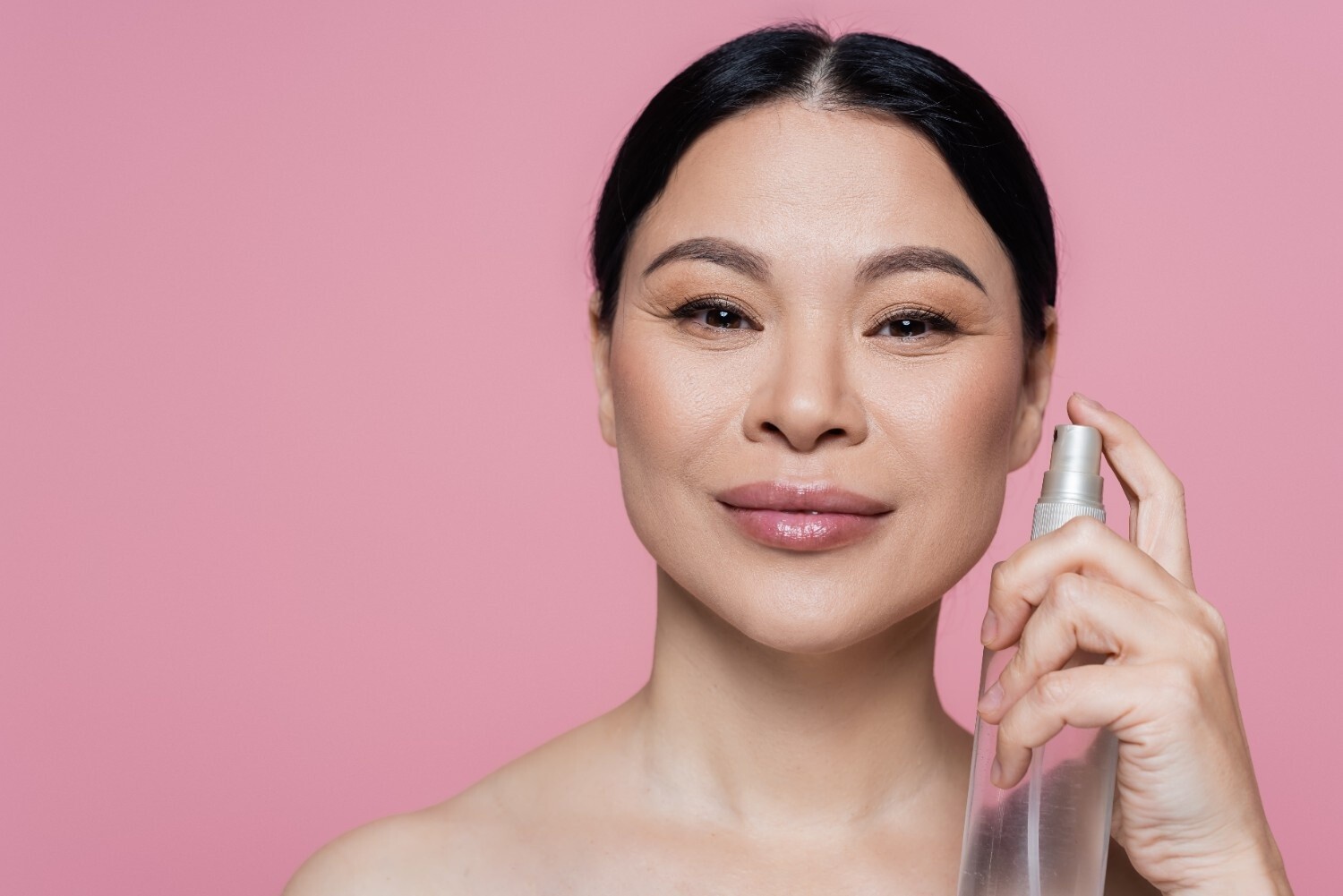 10 DIY Face Mist Alami yang Bisa Kamu Bikin Sendiri di Rumah