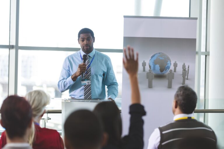 7 Teknik Dasar Public Speaking yang Wajib Kamu Kuasai