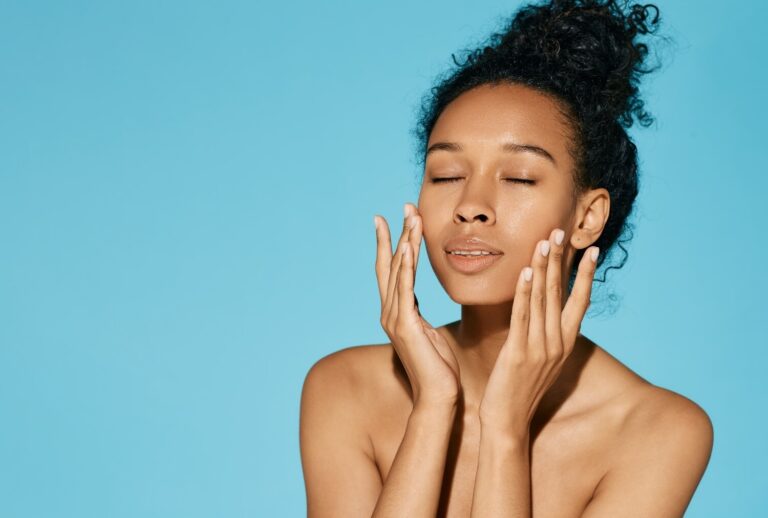 8 Tips Makeup Buat Kulit Dehidrasi Biar Nggak Cracky