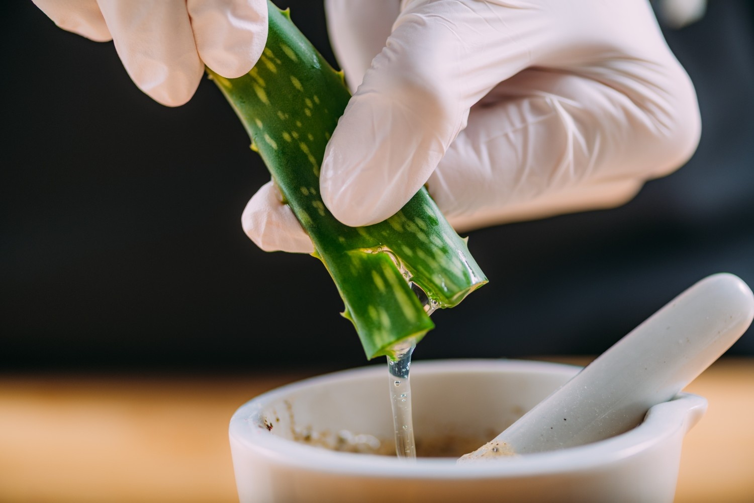 7 Kreasi Skincare DIY dari Lidah Buaya yang Ampuh Bikin Kulit Glowing Alami