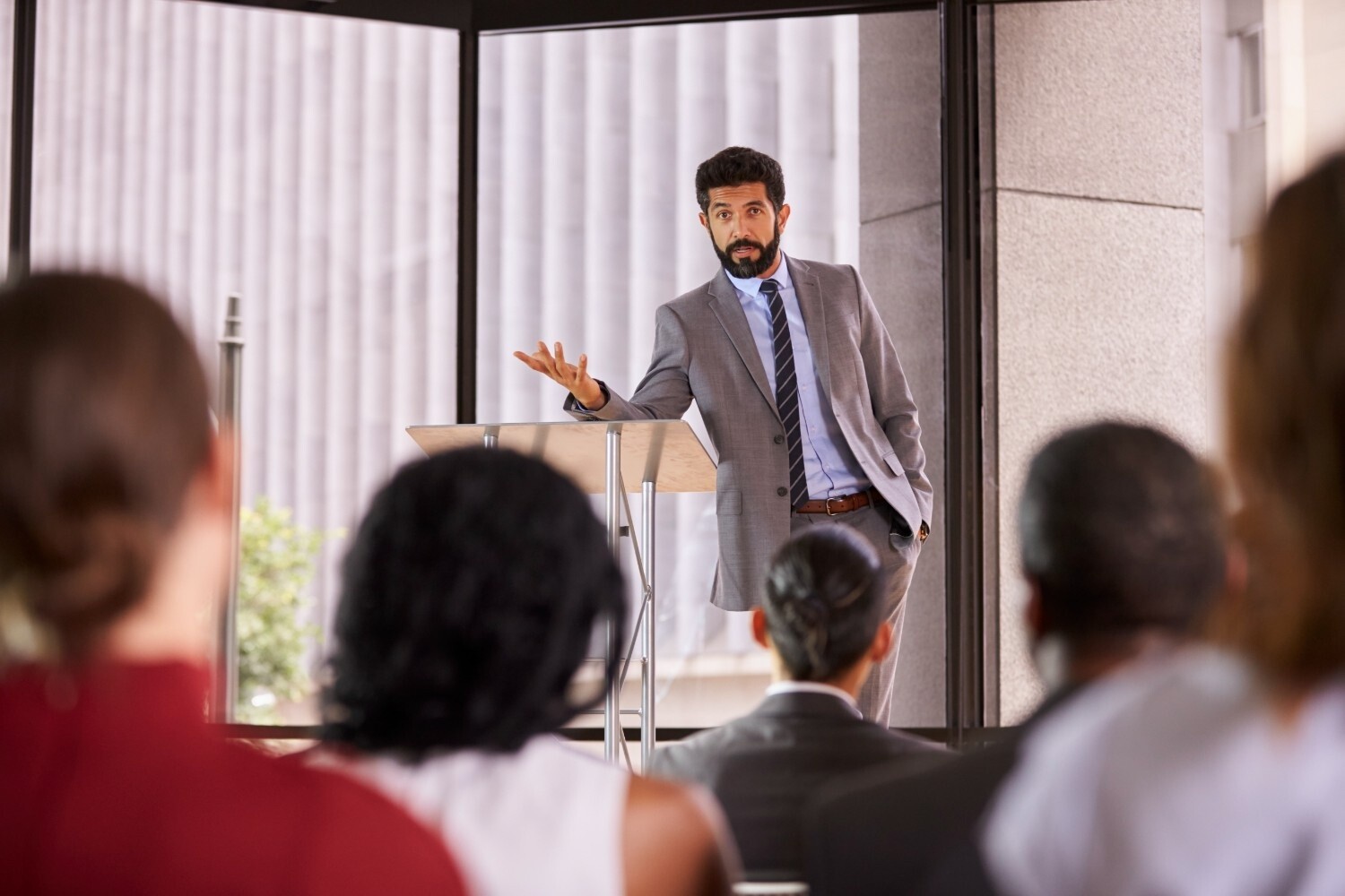 10 Teknik Public Speaking untuk Dunia Kerja yang Nggak Boleh Diremehkan