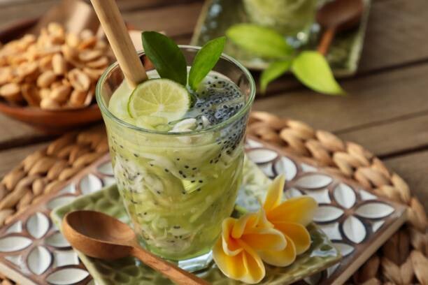5 Cara Membuat Es Kuwut Segar dan Simpel, Minuman Tropis