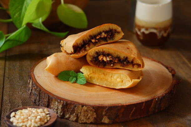5 Cara Membuat Martabak Manis, Camilan Favorit