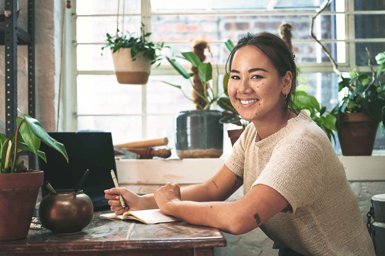 7 Side Hustle yang Bisa Kamu Kerjain Sambil Rebahan