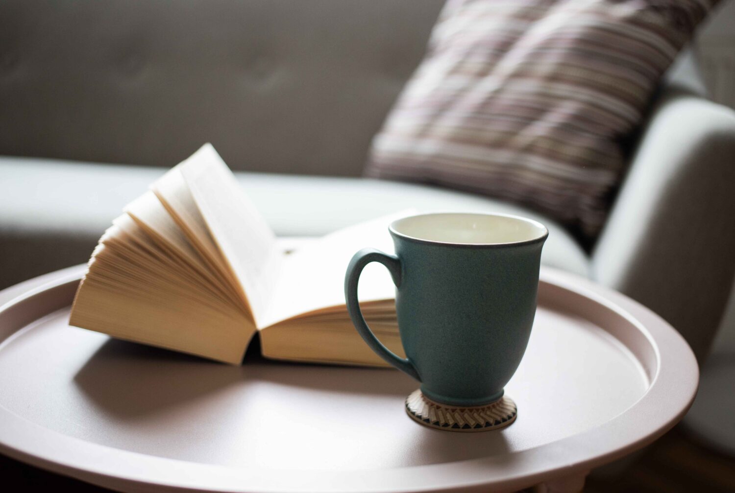 10 Challenge Membaca yang Bisa Bikin Kamu Keluar dari Reading Slump