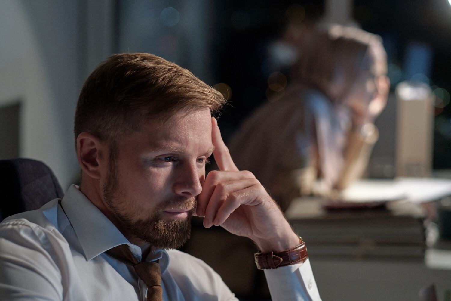 7 Kebiasaan Sepele yang Bikin Overthink Kamu Makin Parah